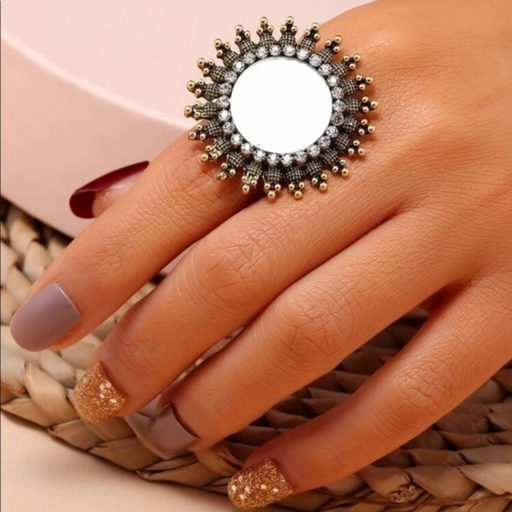 π Round mirror πͺ statement ring - Picture 1 of 5